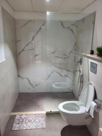 Flat in the Heart of the City - image 5