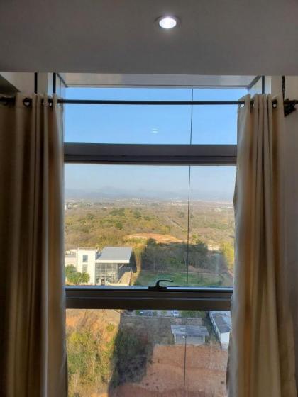 Flat in the Heart of the City - image 8