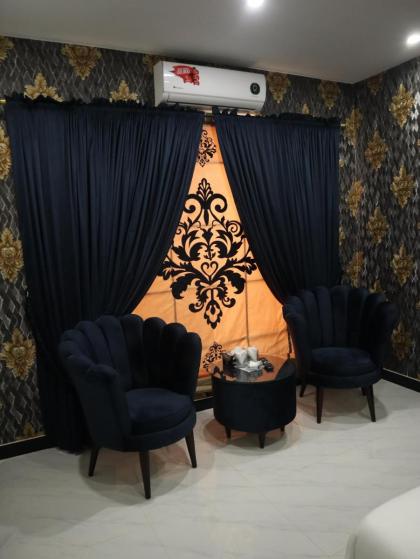 Signature Lodge - image 12