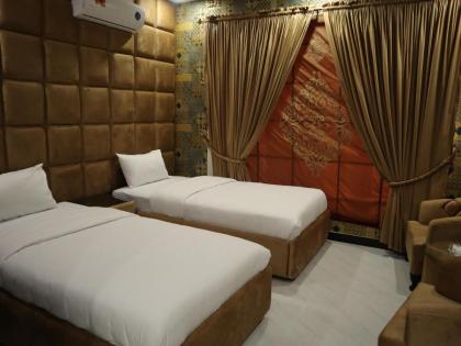 Signature Lodge - image 17