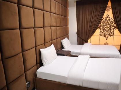 Signature Lodge - image 18