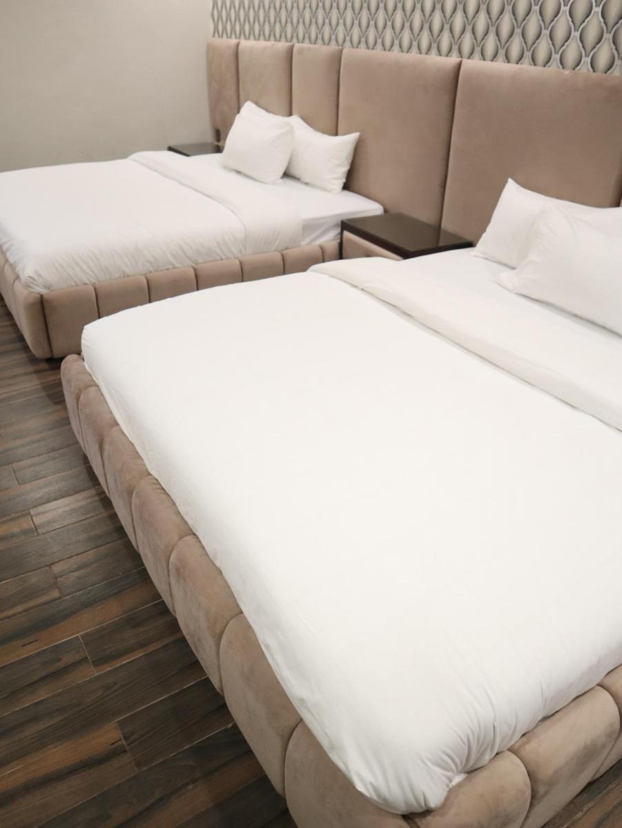 Signature Lodge - image 2