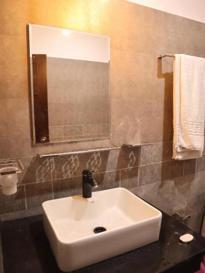 Signature Lodge - image 4