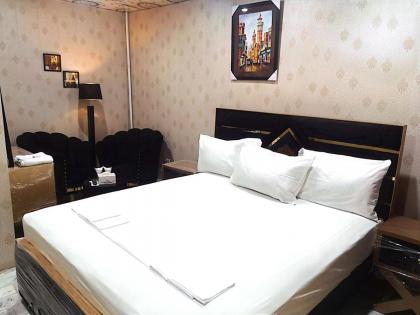 Frank in guest house - image 13