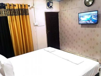 Frank in guest house - image 14