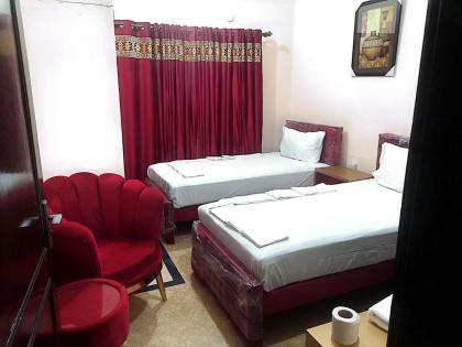Frank in guest house - image 9