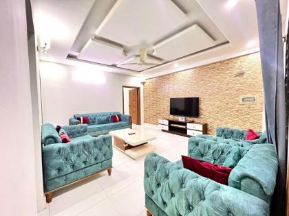 LUXURY 2 Bedroom Apartment Family Residence