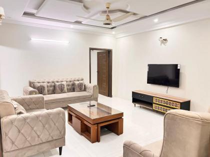LUXURY 2 Bedroom Apartment Family Residence - image 10