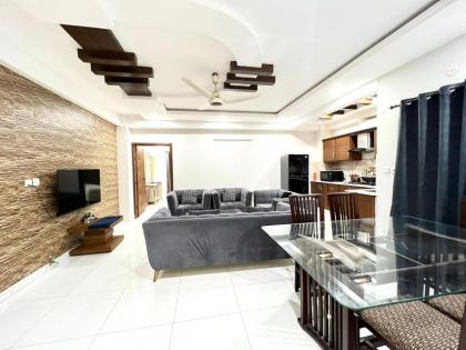 LUXURY 2 Bedroom Apartment Family Residence - image 12