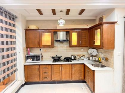 LUXURY 2 Bedroom Apartment Family Residence - image 13