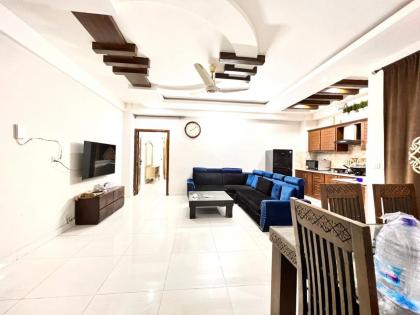 LUXURY 2 Bedroom Apartment Family Residence - image 3