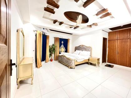 LUXURY 2 Bedroom Apartment Family Residence - image 5