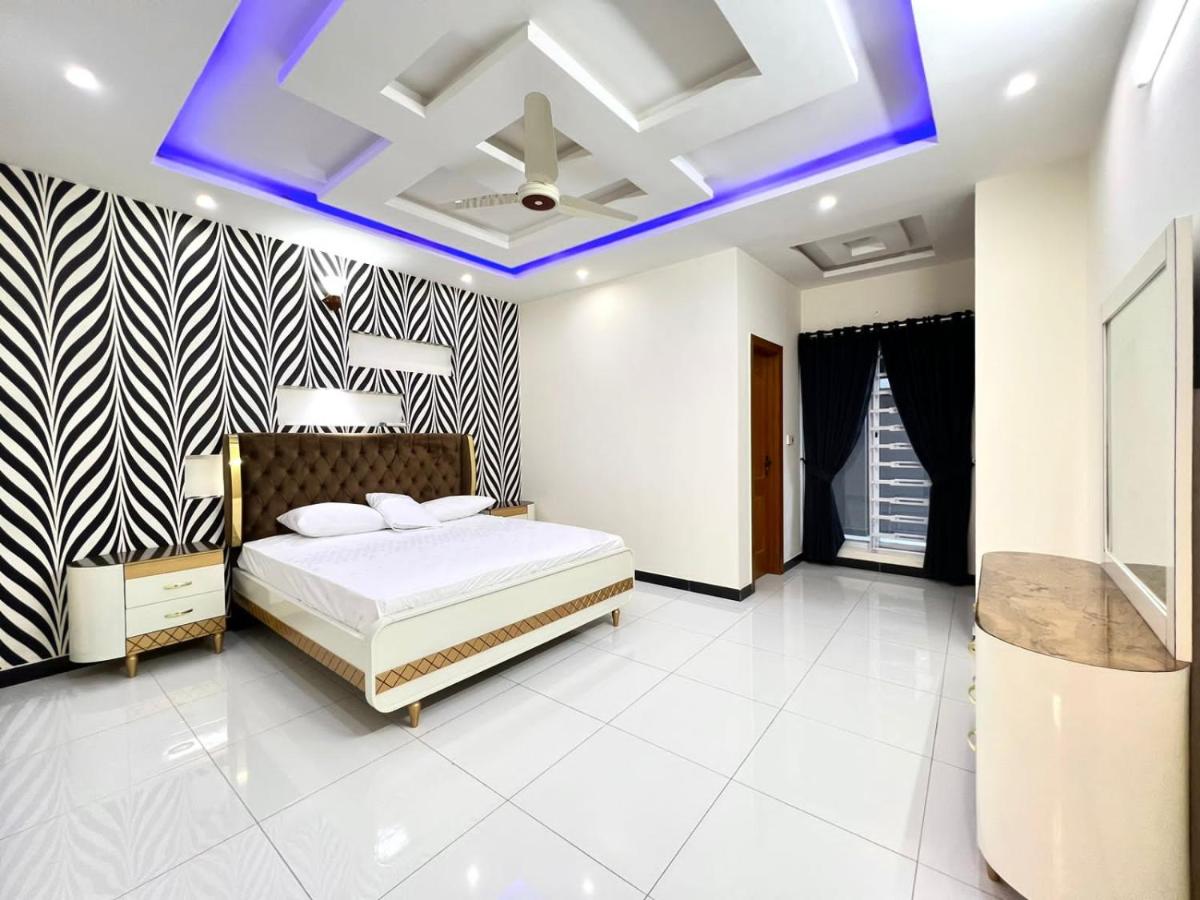 LUXURY 2 Bedroom Apartment Family Residence - image 6