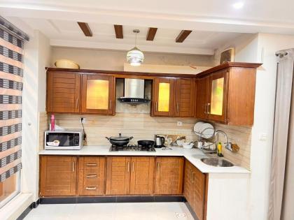 LUXURY 6 Bedroom Holiday Home - image 24