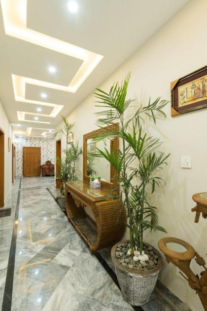 Midways Guest House and Hotels 