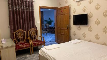 Midways Guest House and Hotels - image 21