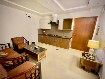 Entire Studio Apartment - image 10