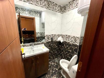 Entire Studio Apartment - image 11