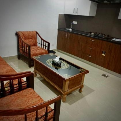 Entire Studio Apartment - image 2