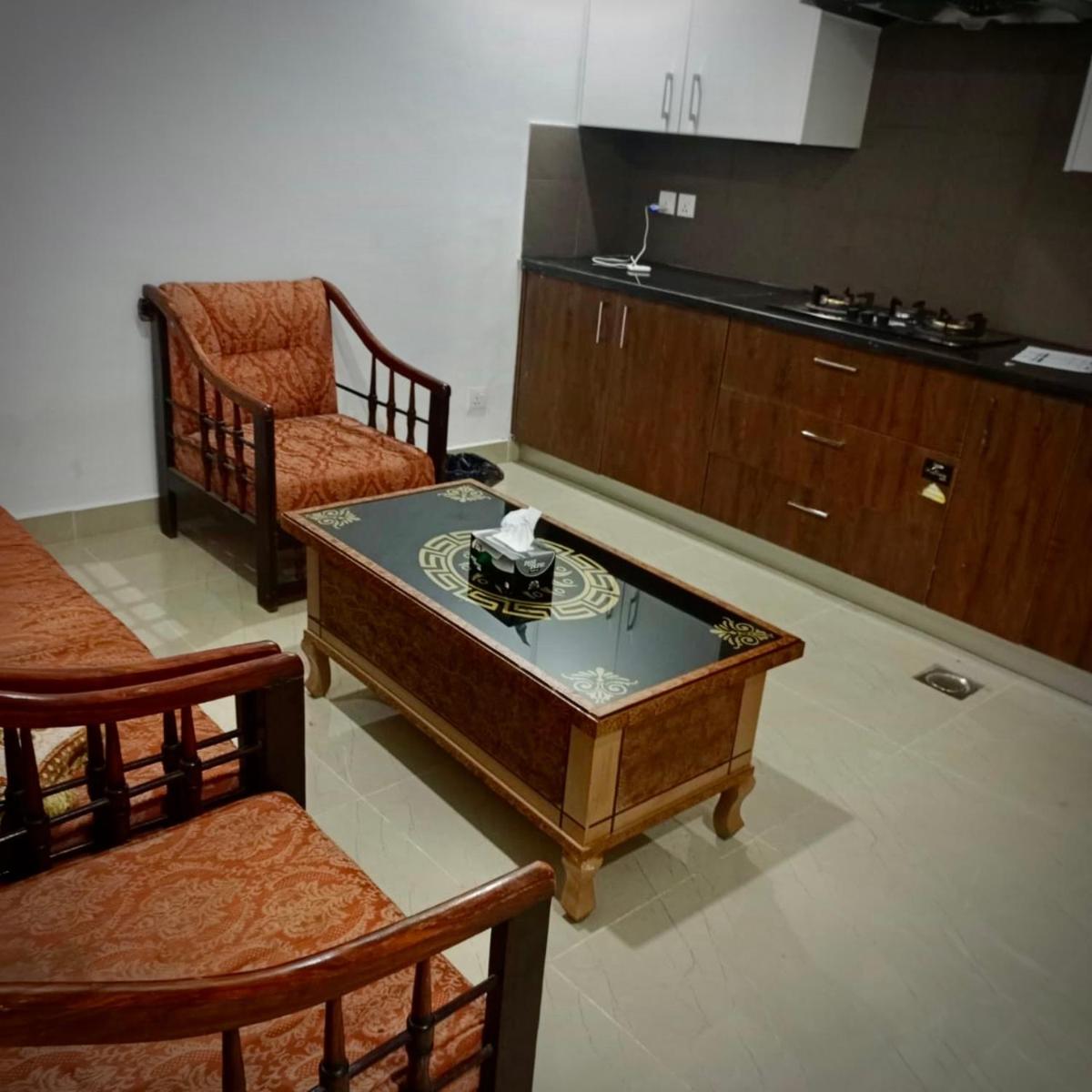 Entire Studio Apartment - image 2
