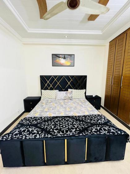 Entire 2BR Apartment Netflix Prime - image 13
