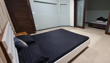 26 Number Bus Stop Guest House - image 3