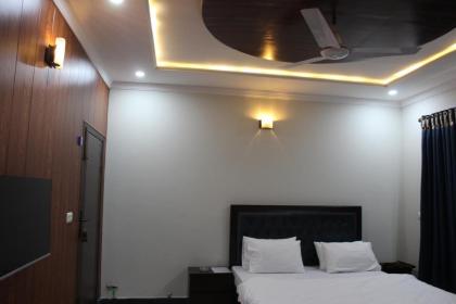 26 Number Bus Stop Guest House - image 6