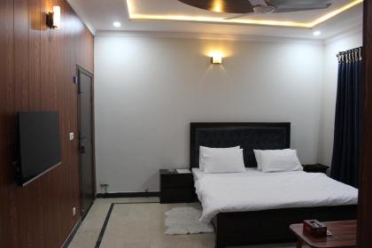 26 Number Bus Stop Guest House - image 7