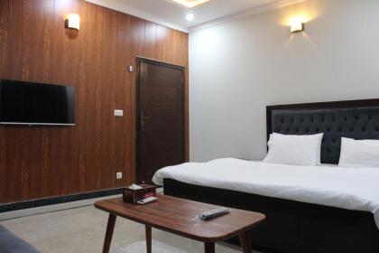 26 Number Bus Stop Guest House - image 8