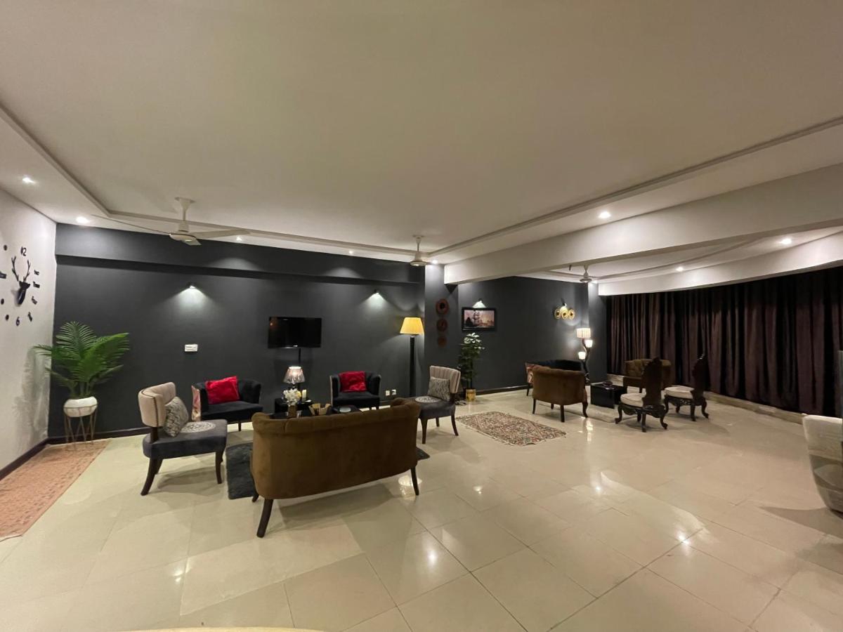 Freddy's Family Apartments - image 5