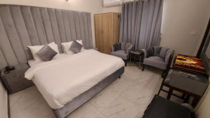 Arena Lodge - image 12