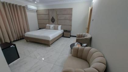 Arena Lodge - image 13