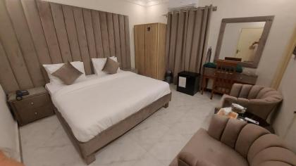Arena Lodge - image 15