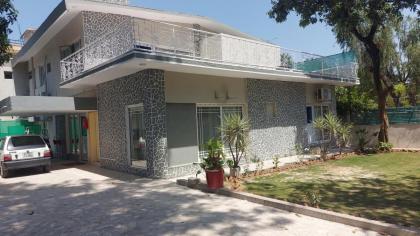Arena Lodge - image 8