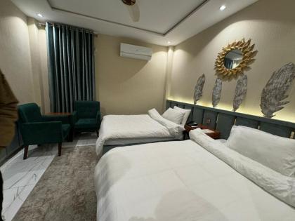 Shelton Boulevard Hotel Lahore - image 26