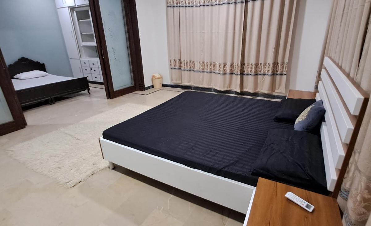 Islamabad Airport Guest House Free Pick-up and Drop off Available 24 Hours - image 3