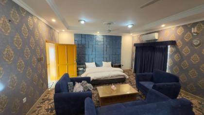 Secure Inn Hotel - image 3