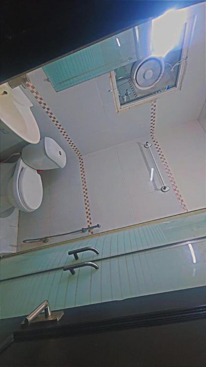 One Two and three bedroom flats (2) - image 7
