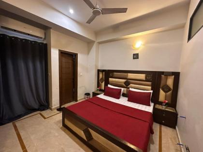 Omega 201 Two Bedroom Family Apartment - image 3