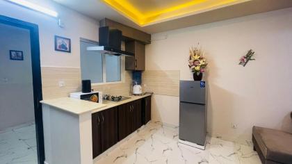 EMPORIUM EXECUTIVE DELUXE APARTMENT - image 10