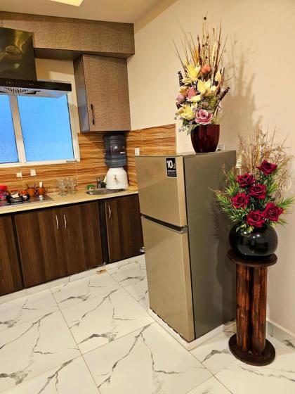 ROYAL EXECUTIVE DELUXE APARTMENt E11 2 - image 18