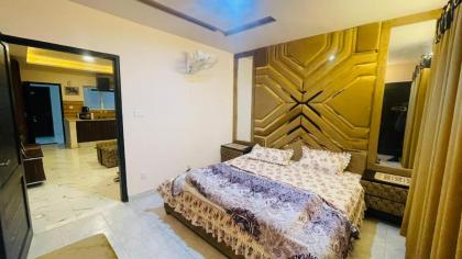 ROYAL EXECUTIVE DELUXE APARTMENt E11 2 - image 4