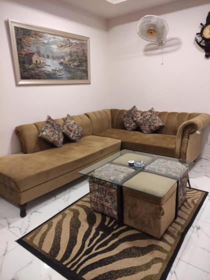 ROYAL EXECUTIVE DELUXE APARTMENT - image 10