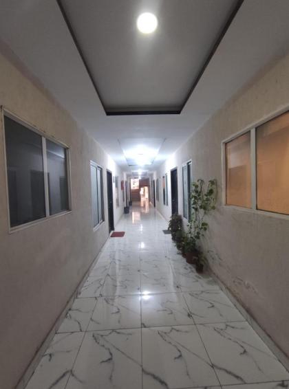 ROYAL EXECUTIVE DELUXE APARTMENT - image 14