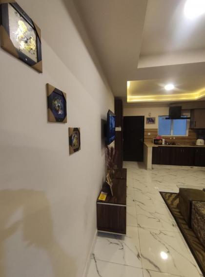 ROYAL EXECUTIVE DELUXE APARTMENT - image 24