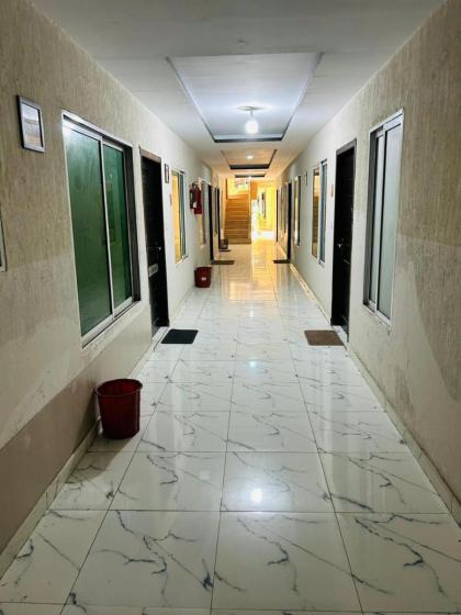 ROYAL EXECUTIVE DELUXE APARTMENT - image 9