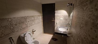 AIRWAYS B&B Islamabad Free Airport Pick and Drop - image 7