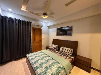 401 Shaheen Heights Two Bedroom Family Apartment - image 3