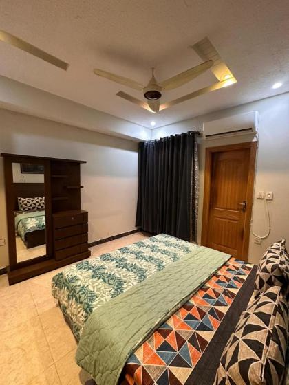 401 Shaheen Heights Two Bedroom Family Apartment - image 6