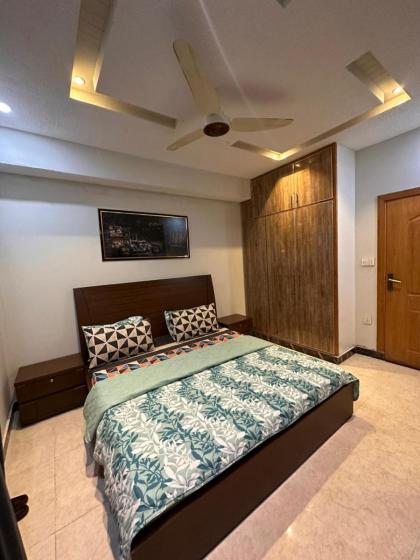 401 Shaheen Heights Two Bedroom Family Apartment - image 7